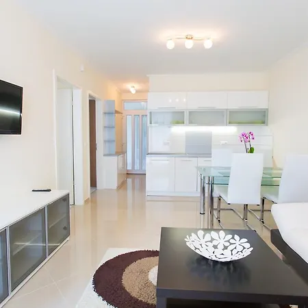 Apartman Riva アパート *